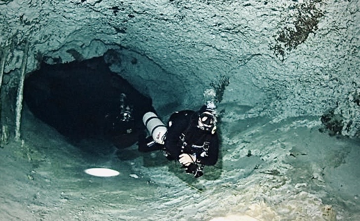 buceo en cenotes en la Riviera Maya